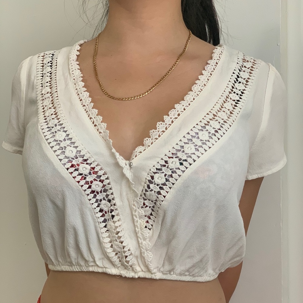 Women white crop top small